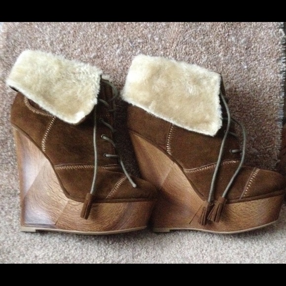 Cute lace up booties - Picture 3 of 4